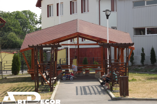 Amenajari exterioare Foisor din lemn-Sc Art Decor srl