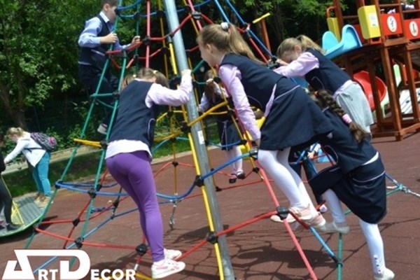 b_inaugurareparcdejoacapentrucopiibotosani8 Cataratoare Piramidala