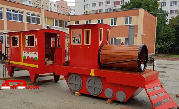 trenulet-pentru-joaca-copiilor Loc de joaca tematic