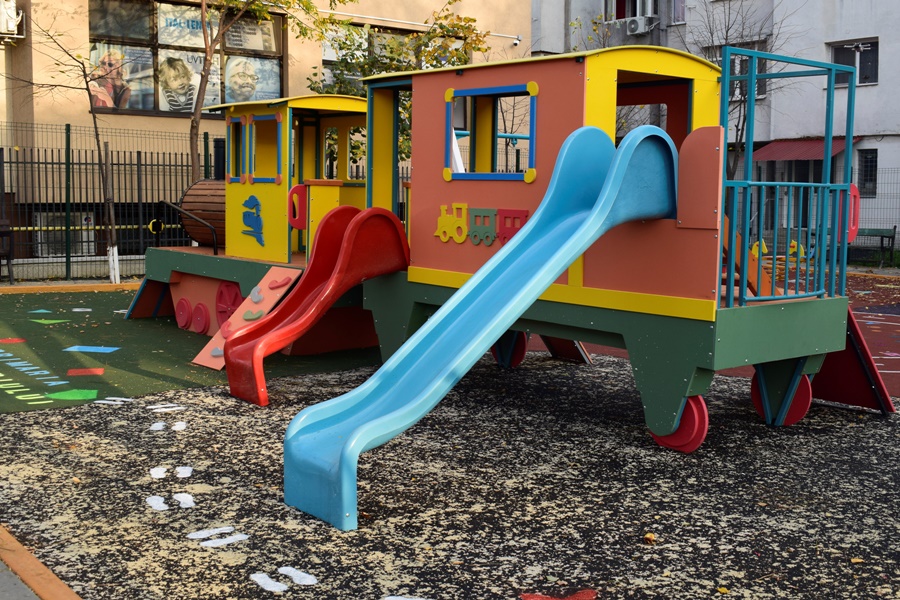 4.Echipament trenulet pentru parcuri Echipament trenulet pentru parcuri CJT-LV