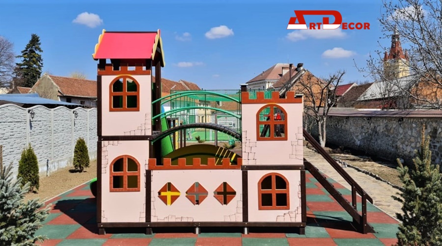 Complex doua turnuri cu doua tobogane 3 Complex doua turnuri cu doua tobogane