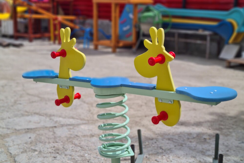 Balansoar pe arc cu doua locuri cod EJBA-2L Balansoar pe arc cu doua locuri cod EJBA-2L