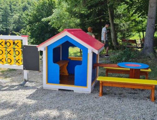 Casuta de joaca cu X si O