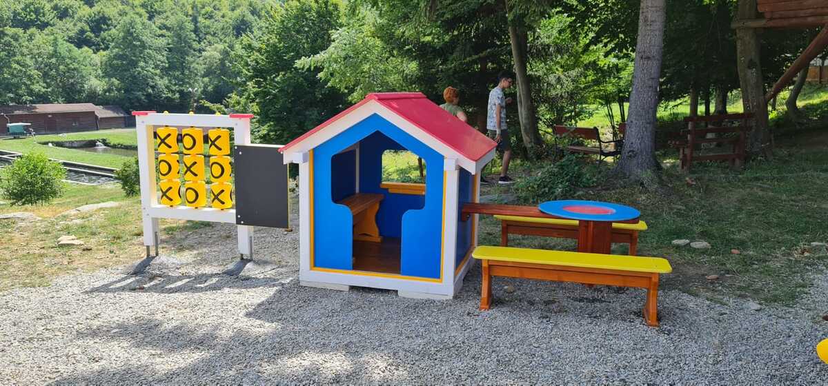 Casuta de joaca cu X si O-1