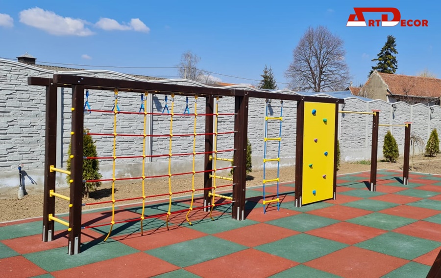 sistem pentru catarare din lemn